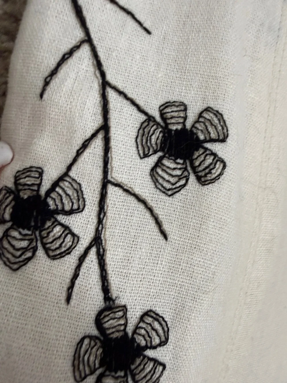 NWT House of Harlow Ivory Maxi Skirt with Floral Embroidery and crop top Sz 2. - Picture 3 of 8